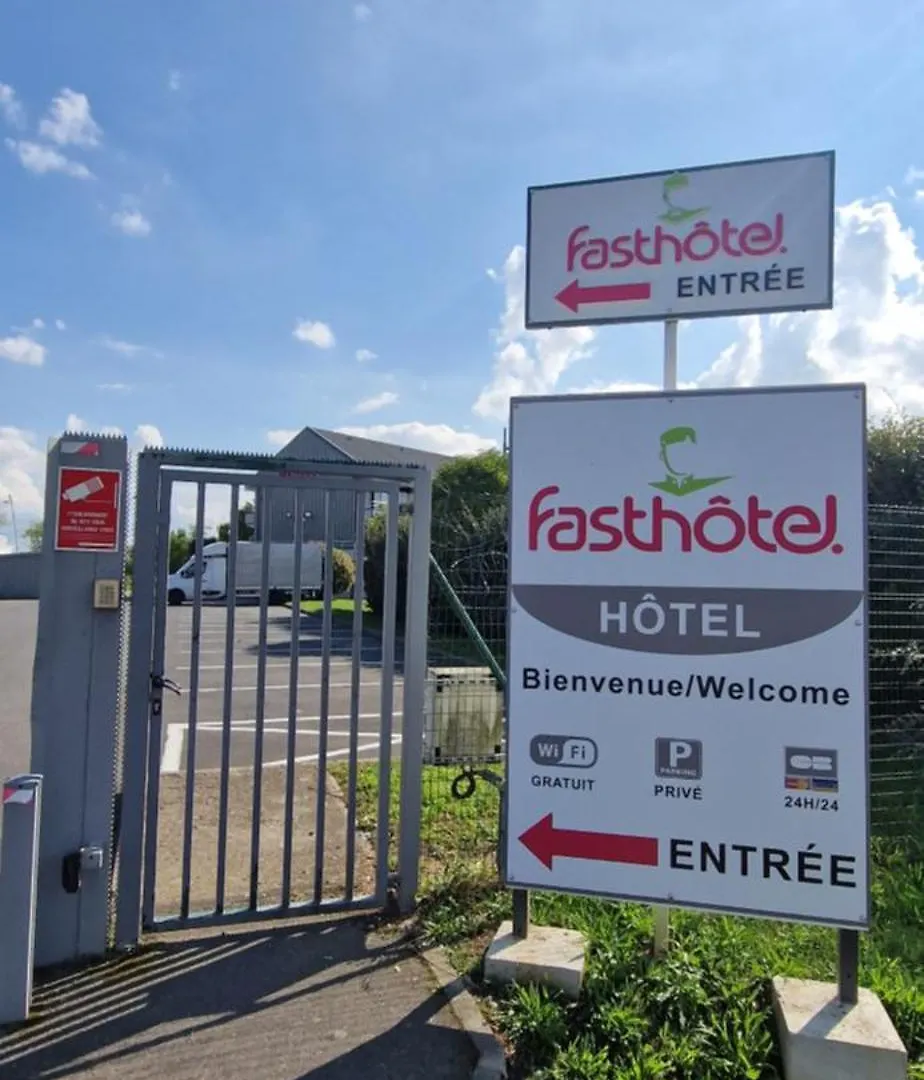 Fasthotel Roissy - Saint-Witz 2*,  France