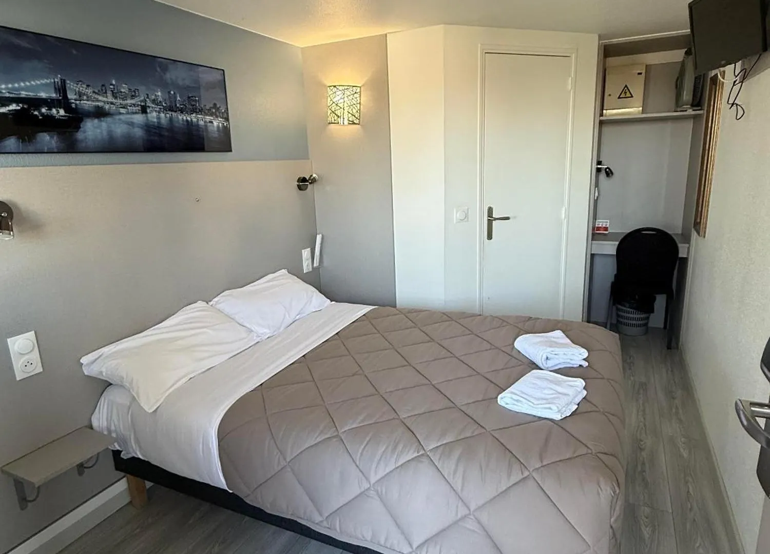 Fasthotel Roissy - Saint-Witz