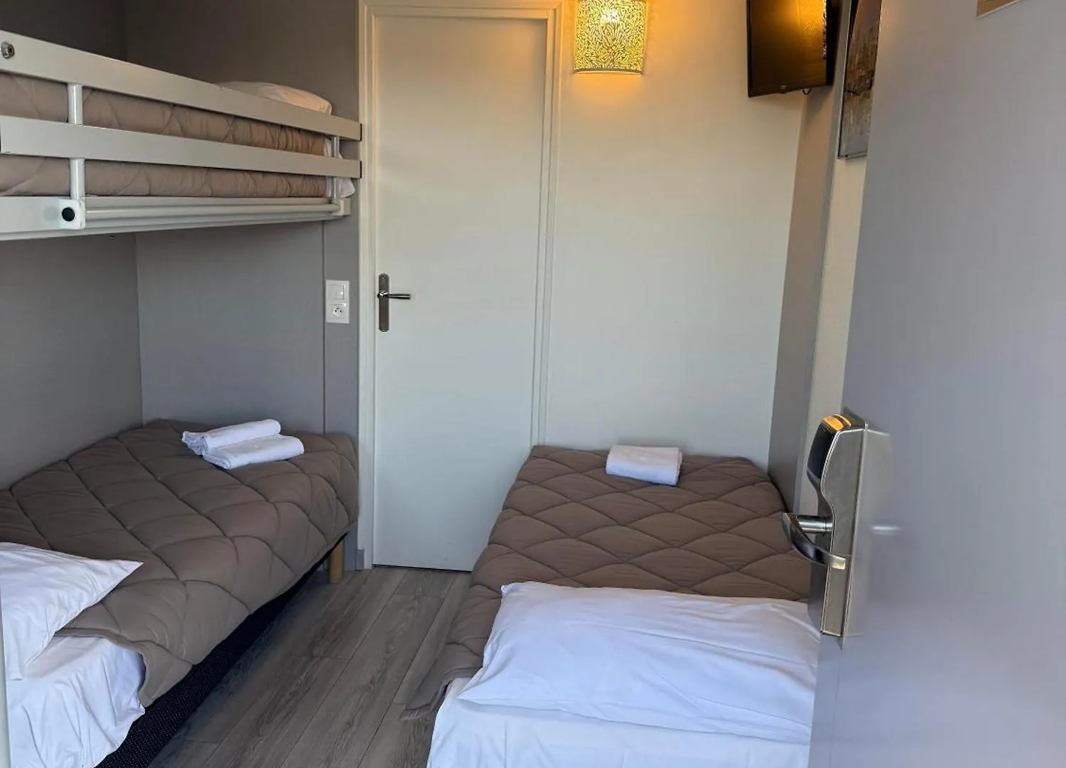 Fasthotel Roissy - Saint-Witz