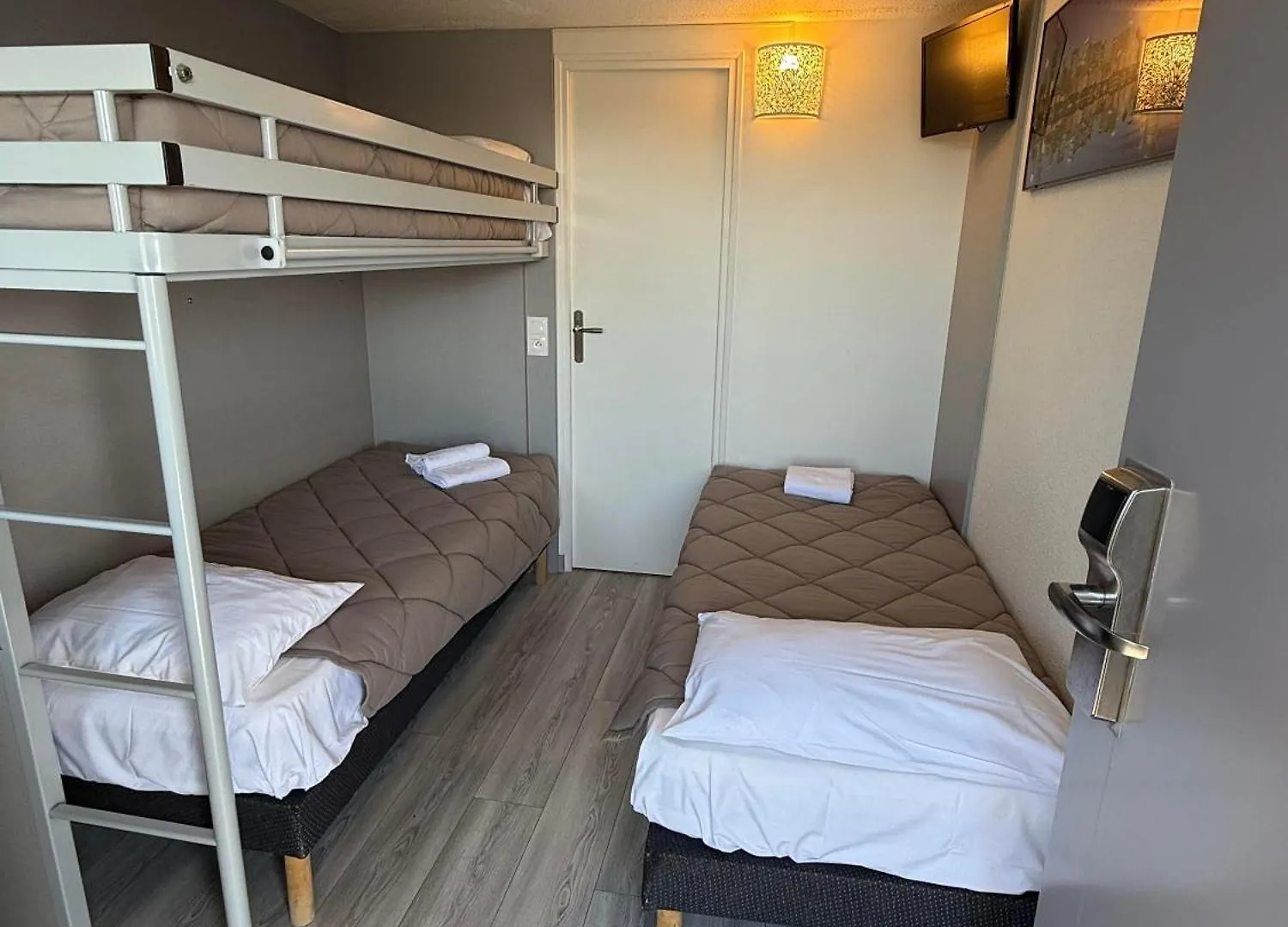 Fasthotel Roissy - Saint-Witz 2*,
