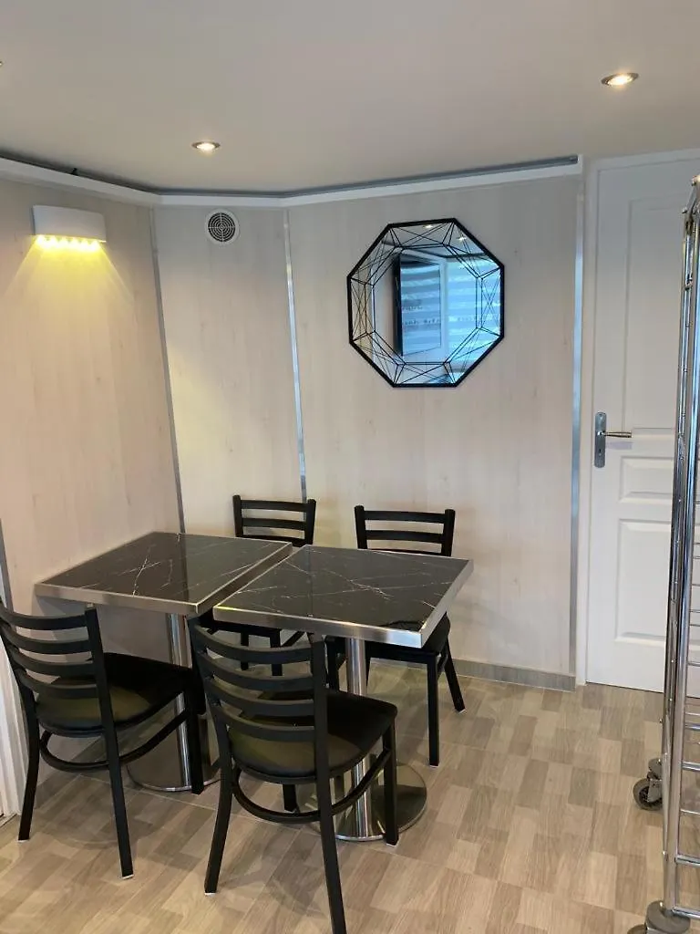 ** Hotel Fasthotel Roissy - Saint-Witz France